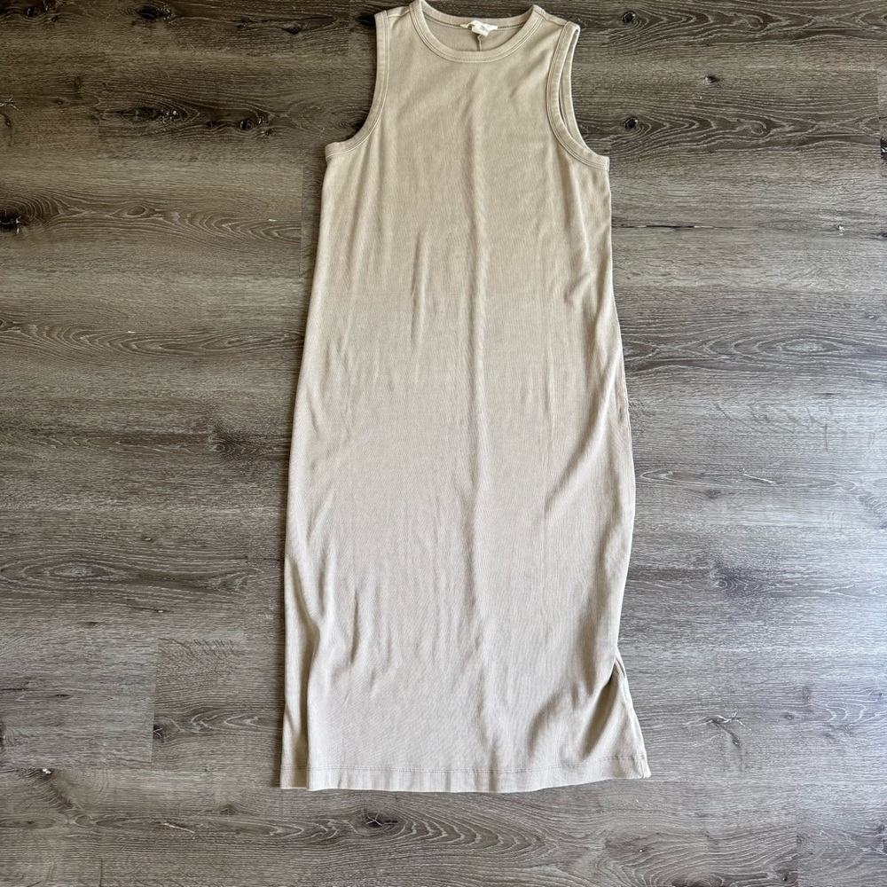 RIBBED MIDI DRESS